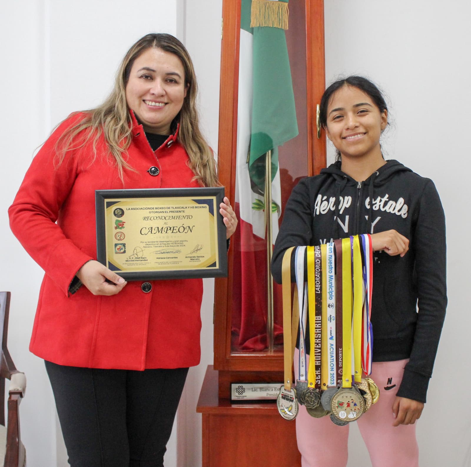 Blanca Angulo reconoce y apoya a jóvenes deportistas chiautempenses